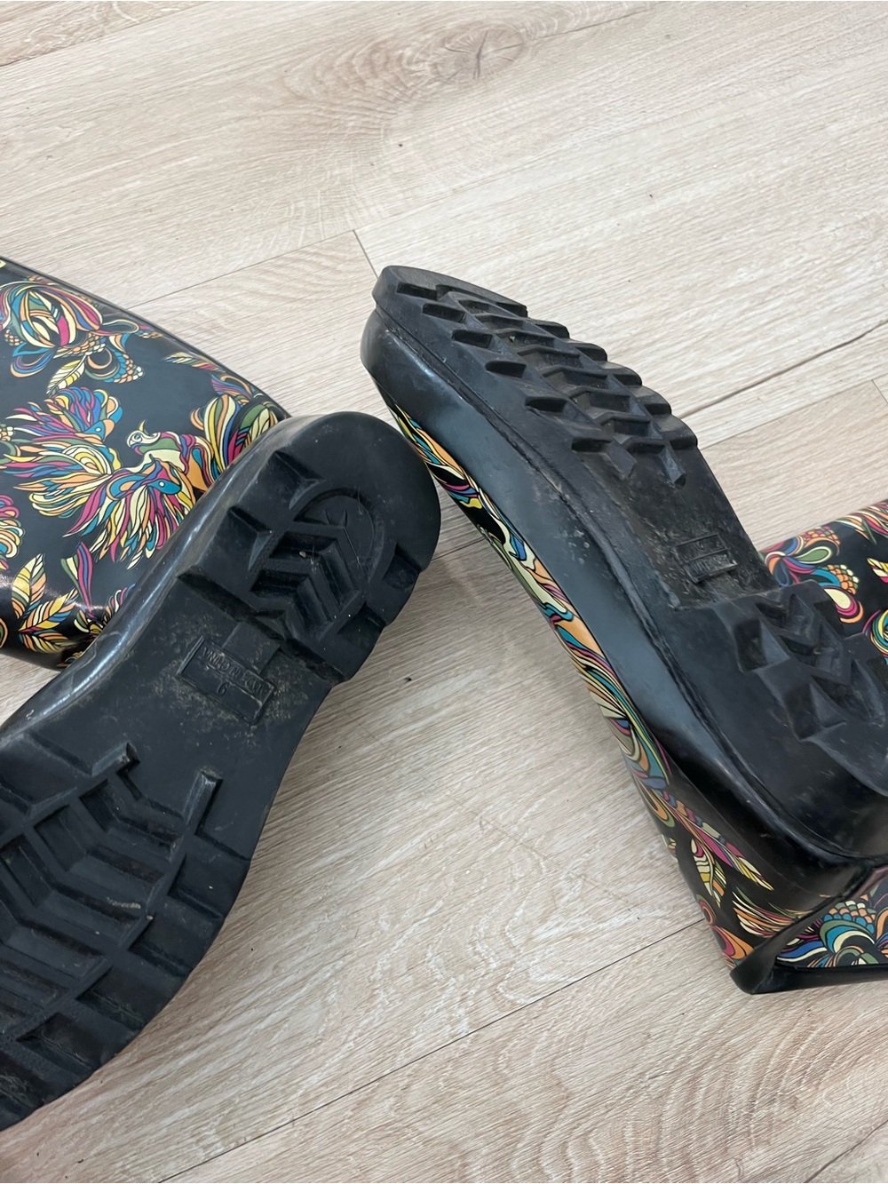 Sakroots Rhythm Rain Boot - Picture 10 of 12